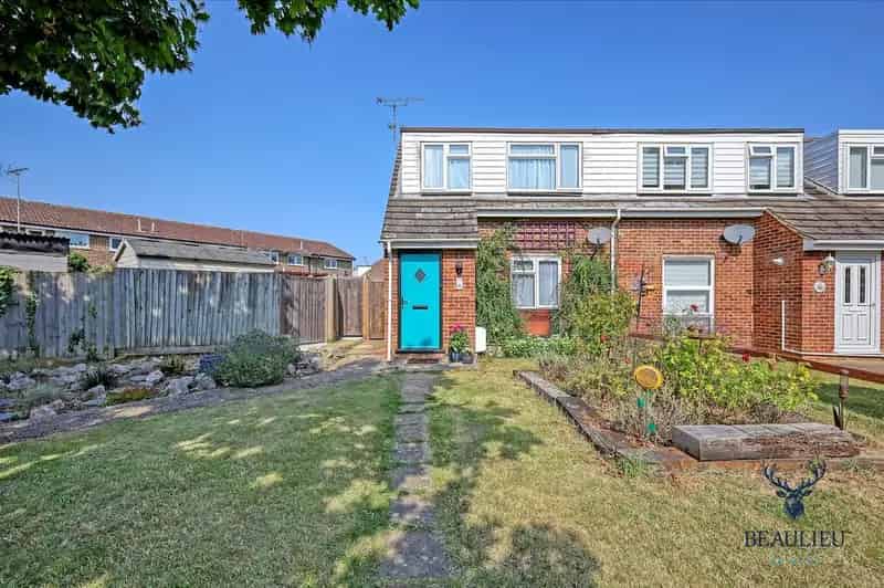 3 Bedroom End Terrace House for Sale