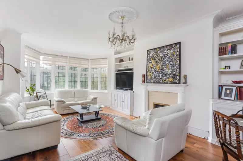 3 bedroom flat for sale