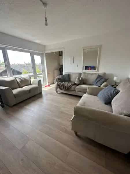 Lovely 2 Bed Maisonette Near City Centre