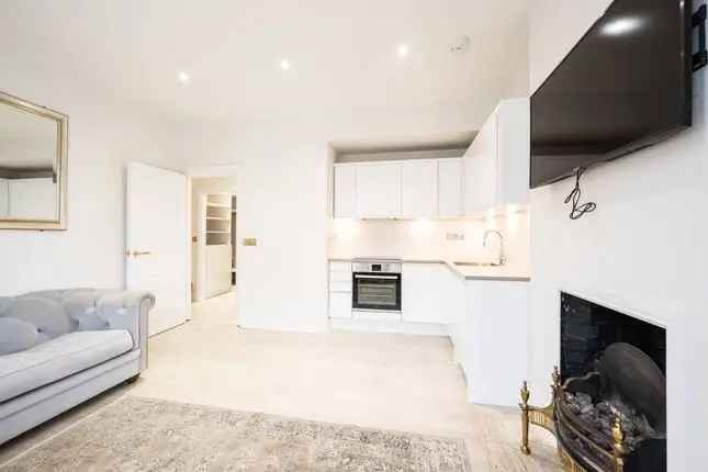 Flat to rent in New Cavendish Street, Marylebone, London W1G