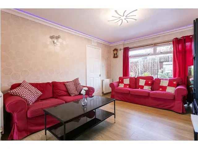 3 Bedroom Semi-Detached House for Sale in Buckstone, Edinburgh