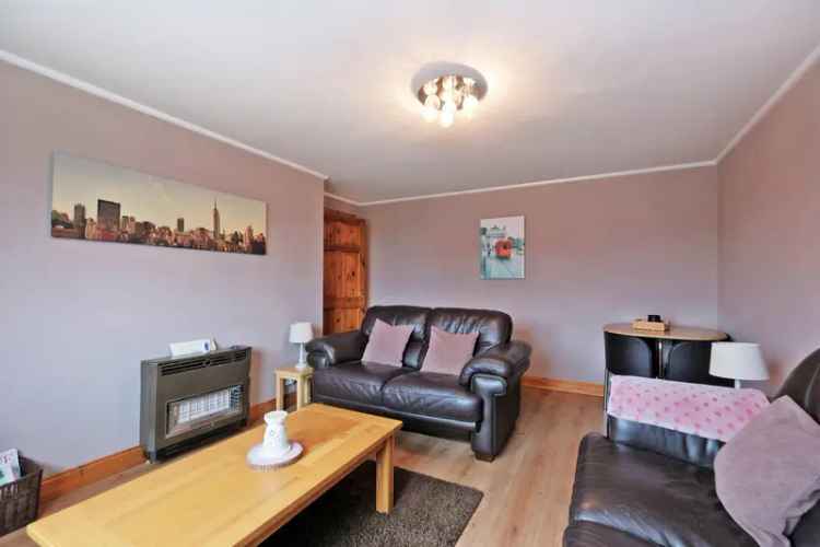 Spacious 2-Bedroom Flat Near RGU University