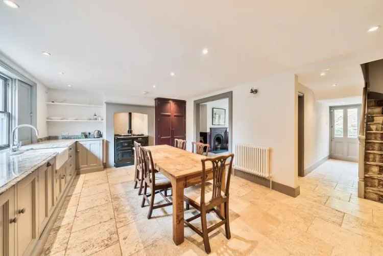 Georgian Family Home Near Kennington and Elephant & Castle
