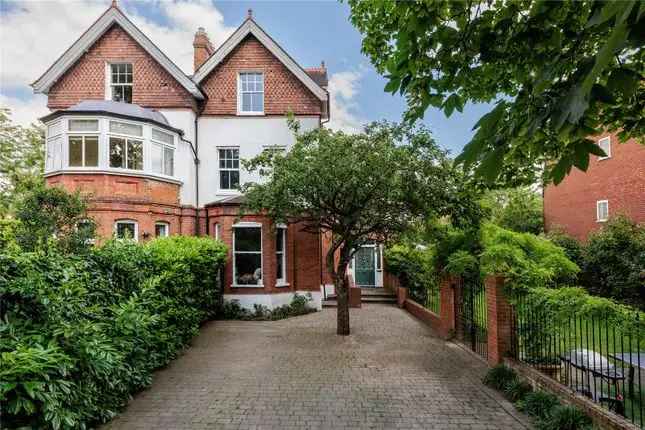 Six Bedroom Family Home for Sale in Wimbledon SW20