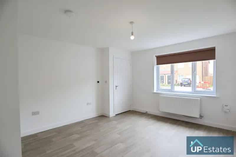 3 Bedroom Semi Detached House to Rent Brand New