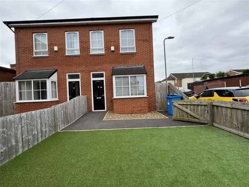 3 Bedroom Semi-Detached House Liverpool