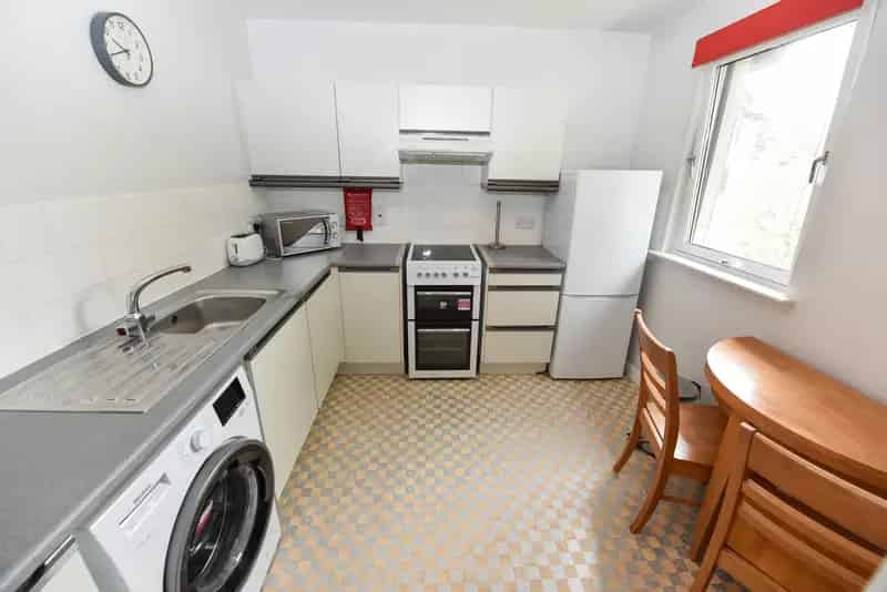 2 Bed Flat Inverurie - Fully Furnished with Parking