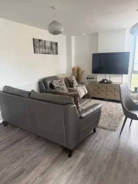 Large 2-Bedroom Apartment Islington Family Home