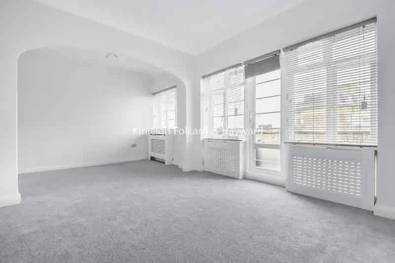 Four Bedroom Apartment Near Swiss Cottage Station