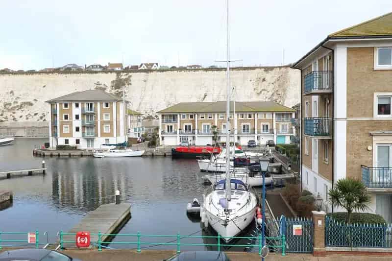 2 bedroom apartment to rent