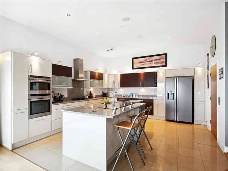 3 Bedroom Penthouse with Sea Views Boscombe Spa Road