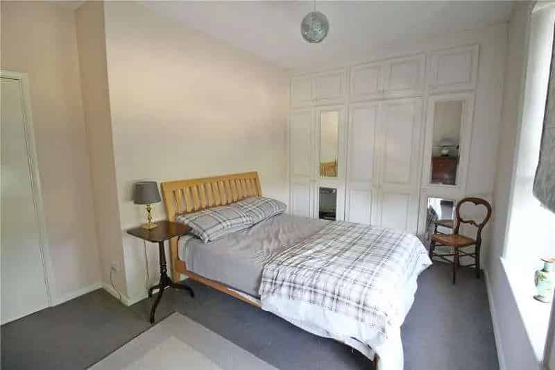 2 Bed Flat for Sale Stamford River View Allocated Parking