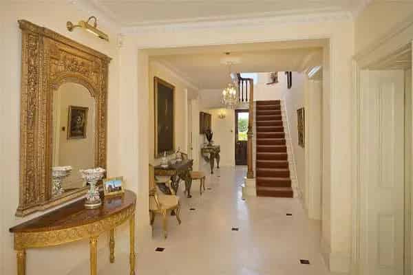 Substantial House with Indoor Pool and Cottages