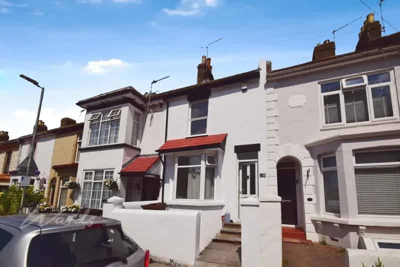 3 bedroom terraced house to rent