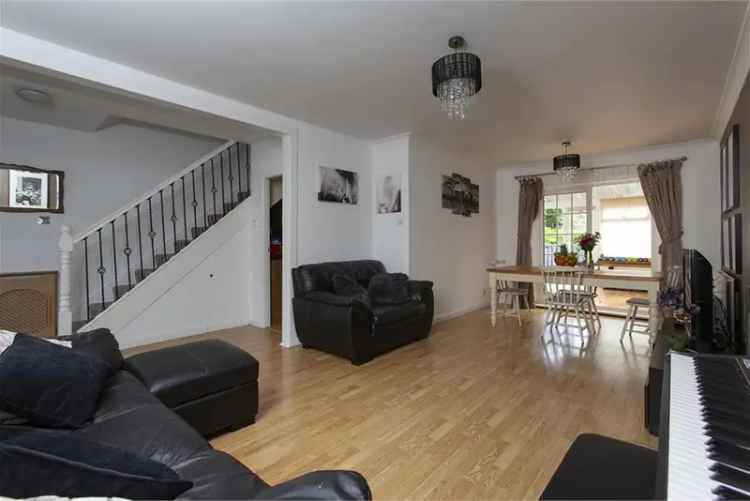 3 Bed Detached House in Edinburgh