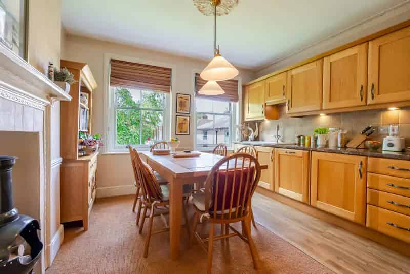 3 Bedroom Apartment for Sale in Beaconsfield Old Town