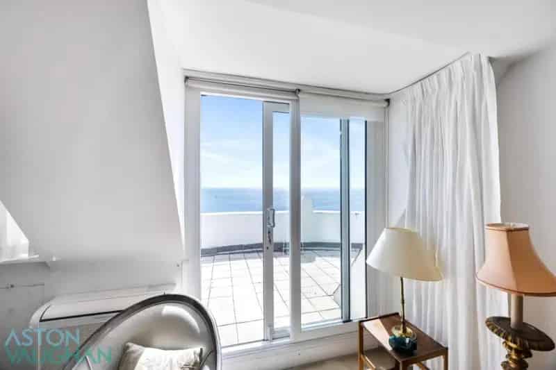 2 Bedroom Penthouse for Sale in Chichester Terrace