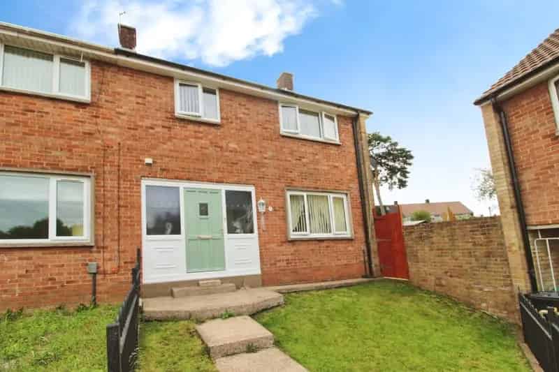 3 Bedroom House with Large Garden and Potential for Extension