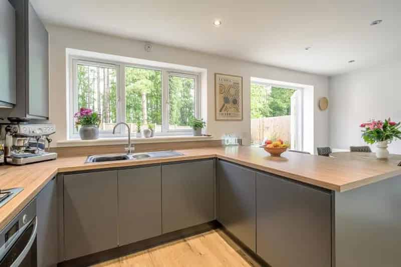 3 Bed Detached House For Sale