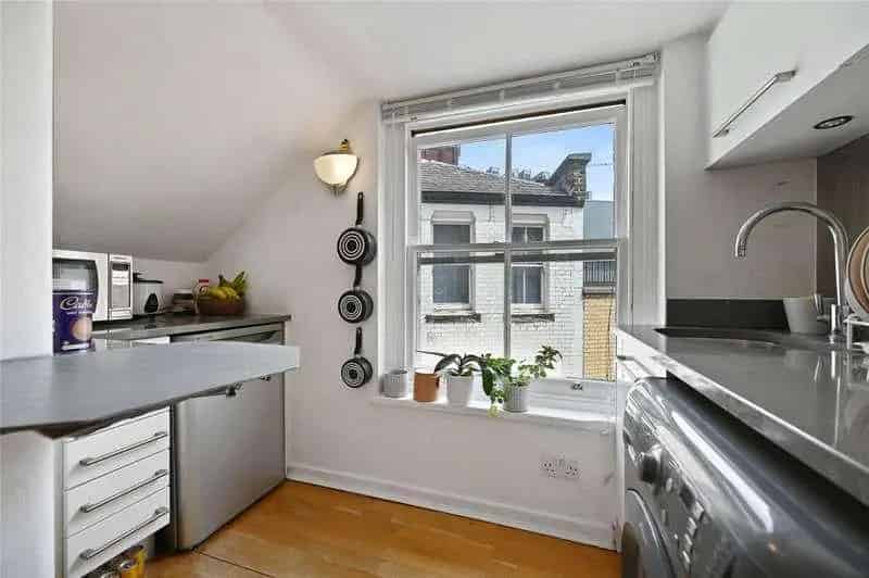 Studio Flat near Covent Garden - Victorian Mansion Block