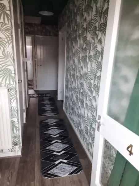 Home Near Shops and Doctors Wet Room