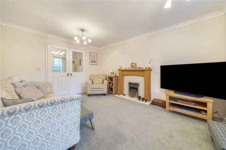 House For Sale in Leeds, England