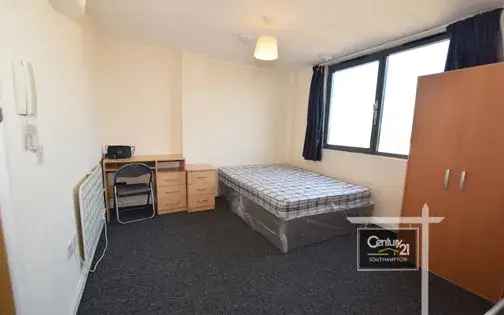 Southampton City Centre Studio Flat 15m² Available Now