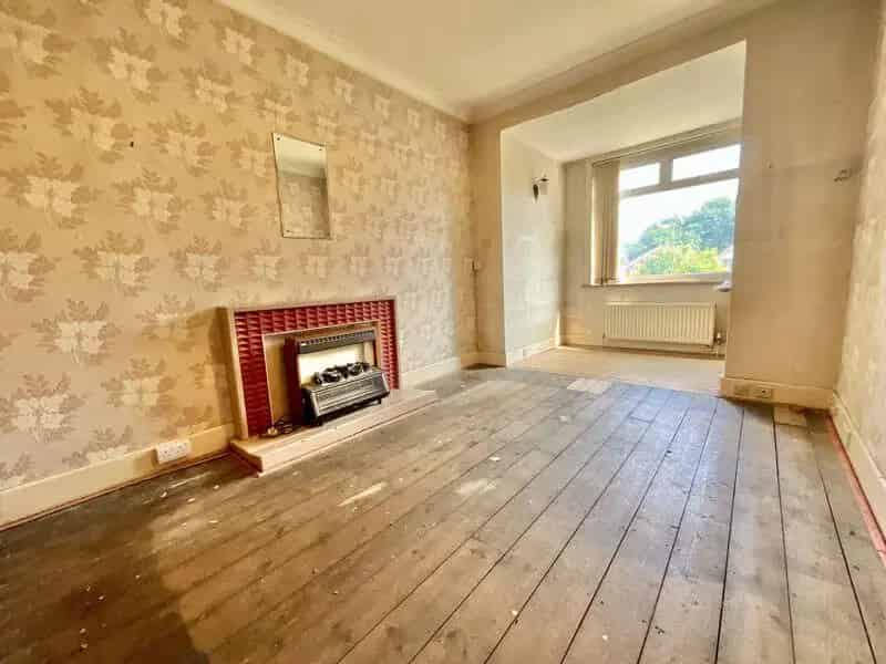 4 Bedroom Detached House for Sale Near Shops