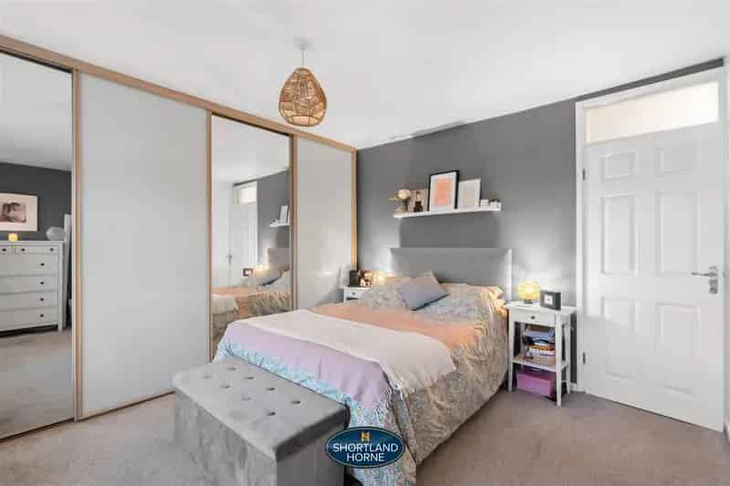 2 Bedroom End Terrace House to Rent