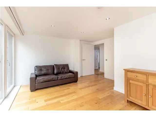 3 bedroom flat  for sale