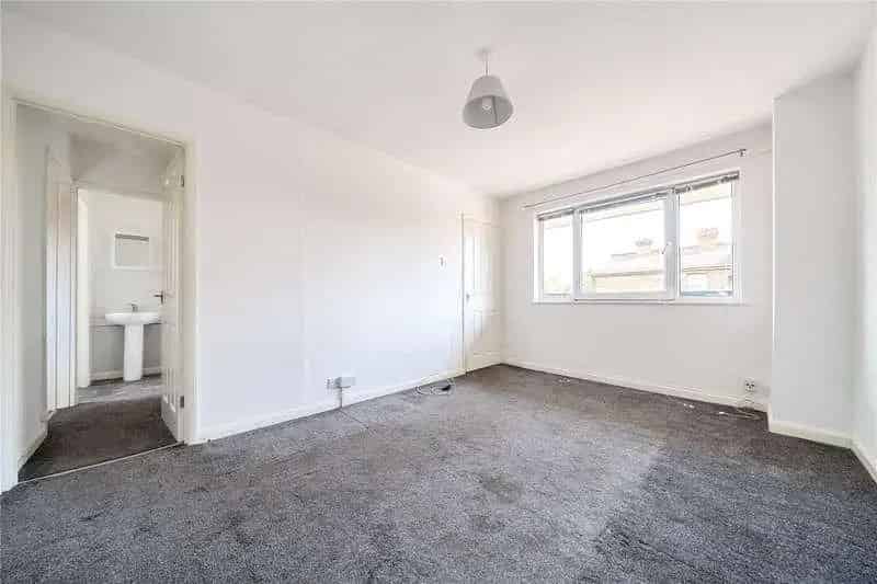 1 Bed Flat for Sale City Centre High Rental Yield