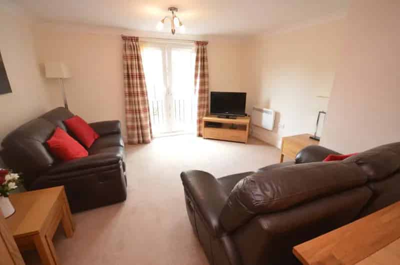 Two Bedroom Apartment Near Pinderfields Hospital Wakefield