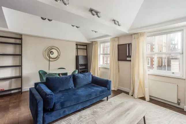 Flat to rent in Baker Street, London NW1