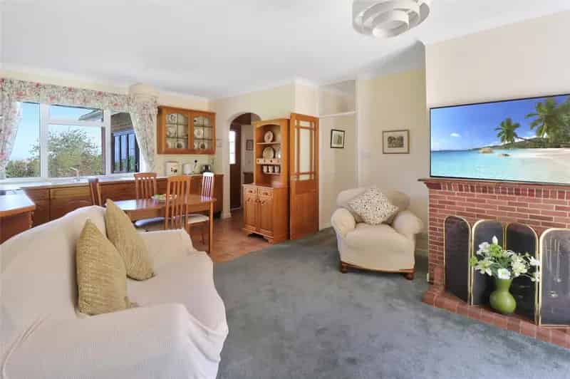 4 Bedroom Detached Bungalow with Coastal Views