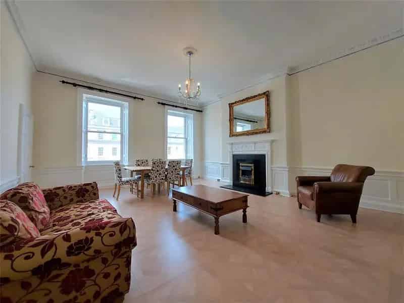 3 Bedroom Apartment George Street Edinburgh