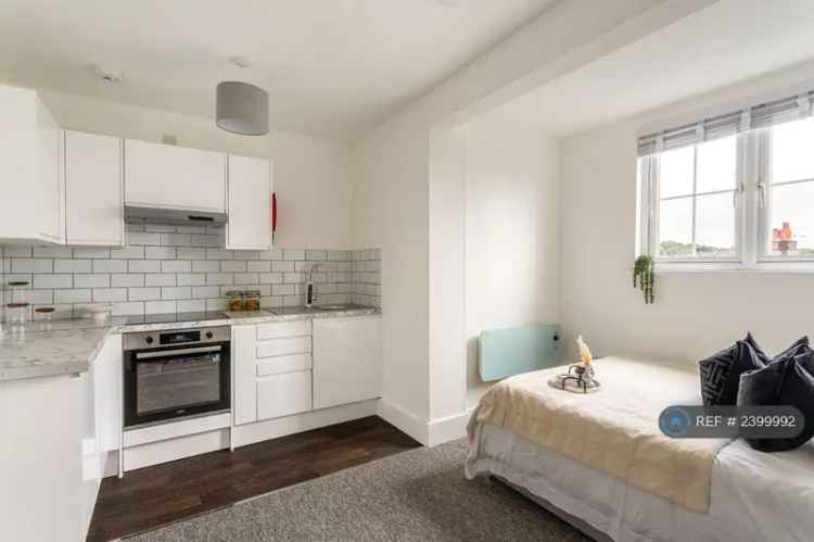 1 Bedroom House Share All Inclusive Bills 974 GBP