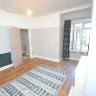 1 Bed Flat 41m Manchester Large Garden