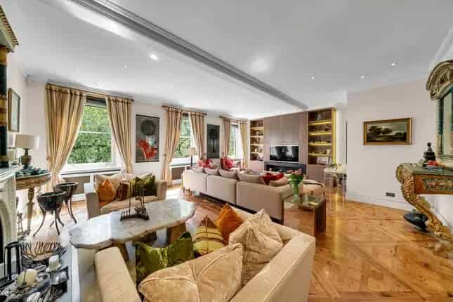 Flat for Sale Ennismore Gardens South Kensington London