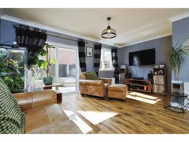 3 Bedroom End Terraced House For Sale Near Amenities