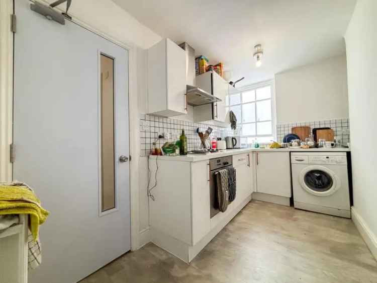 4 Bedroom Maisonette for Students in Stokes Croft