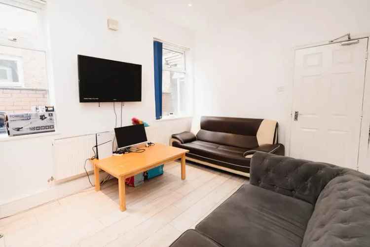 5 Bedroom Furnished House Share to Rent