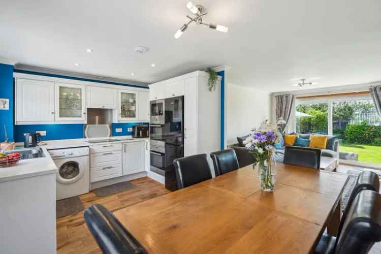 Spacious Detached Bungalow with Garage and Private Garden