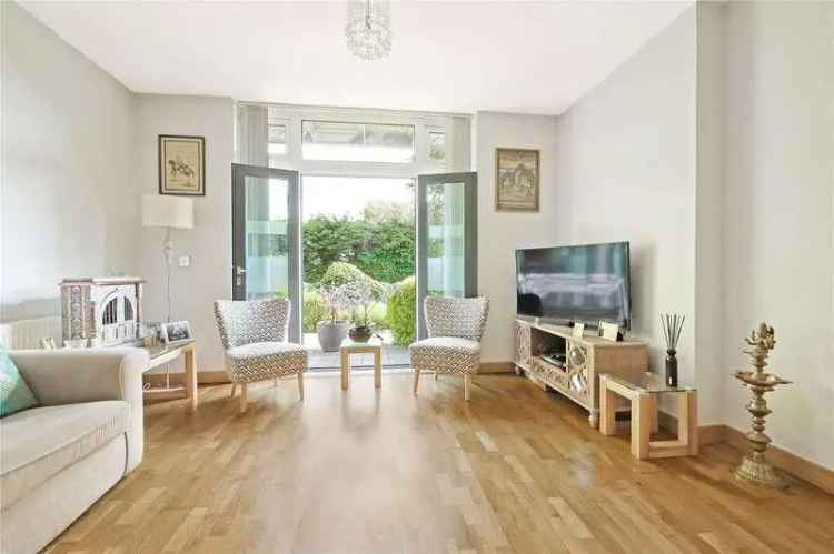 2 Bed Flat for Sale Near Seafront and Golf Course