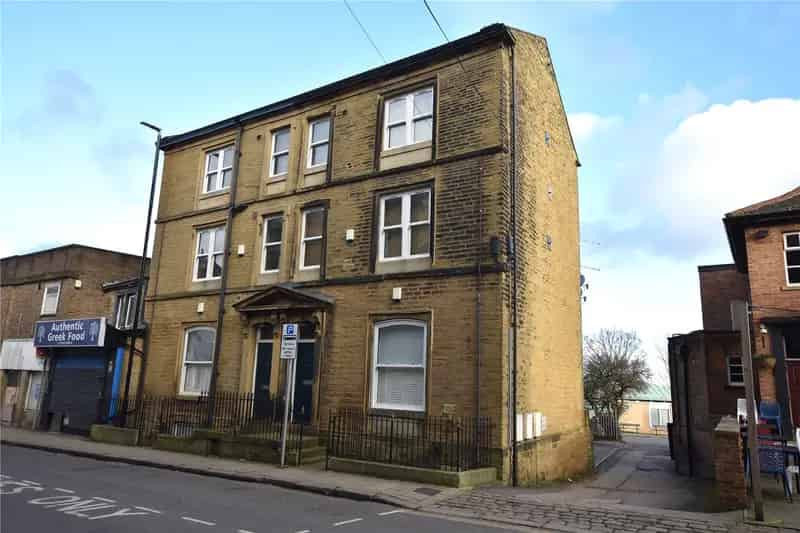 Flat For Sale , Leeds, England