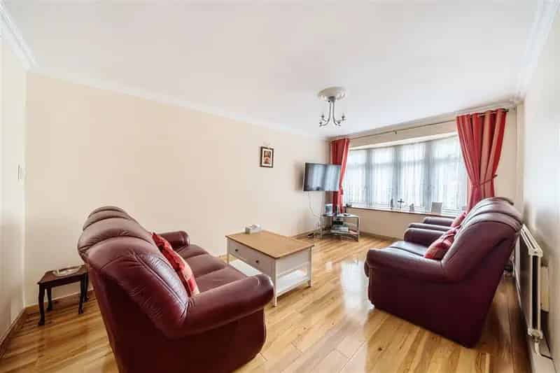 Family Home near Amenities and Parks