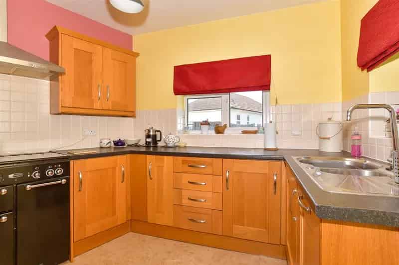 3 Bedroom Semi-Detached House For Sale Near High Street