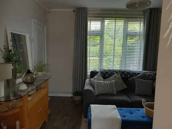 Spacious 3-Bedroom House Near Park and Train Station