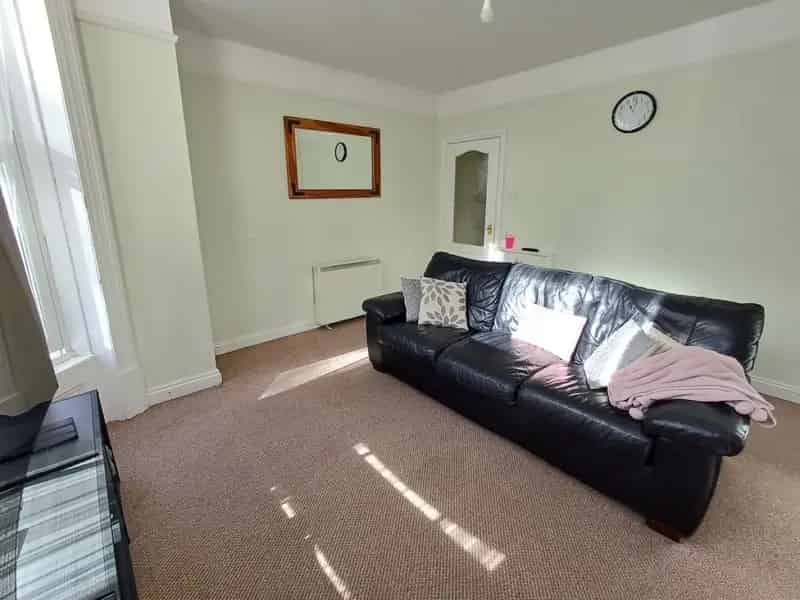 1 Bedroom Flat To Rent Available October 21 2025
