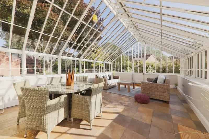 6 Bedroom Detached House with Annexe and Leisure Spa