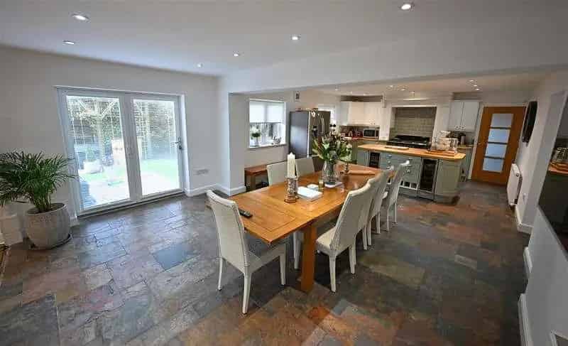 4 bed house for sale
